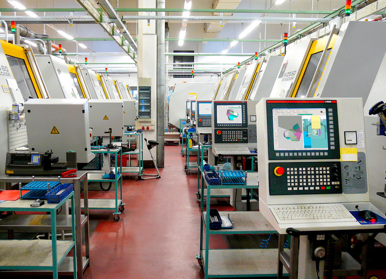 10 machines en mode de production et dont le suivi est assuré par 2 employés seulement.