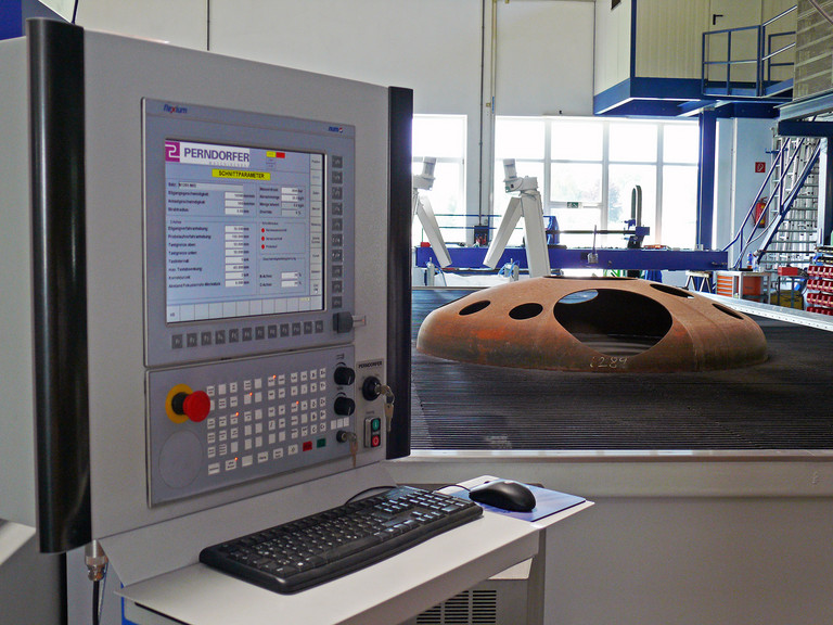 Control panel for the NUM Flexium CNC system with specific Perndorfer HMI.