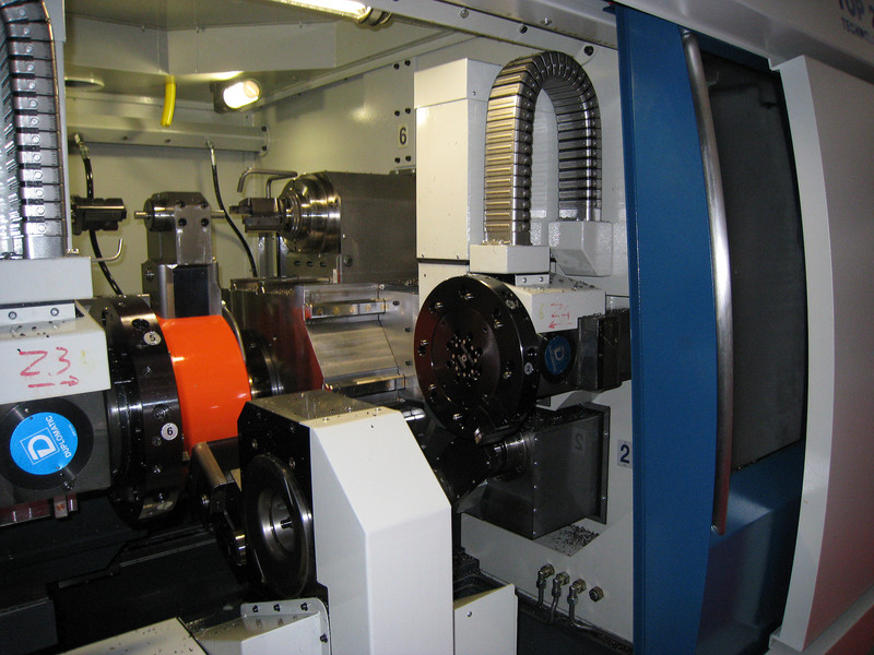 双转向拖板。 双转向拖板。