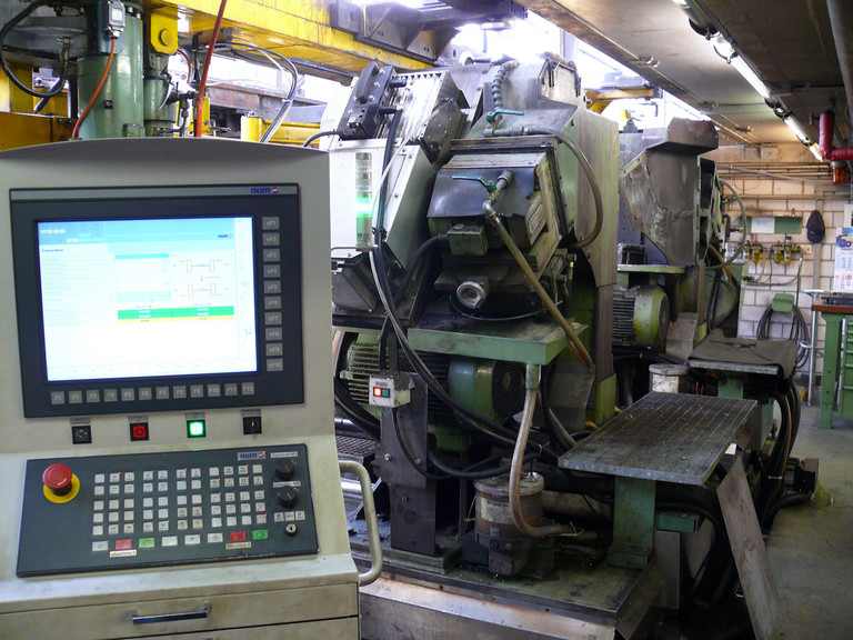 Control panel for underfloor wheel grinding machine.