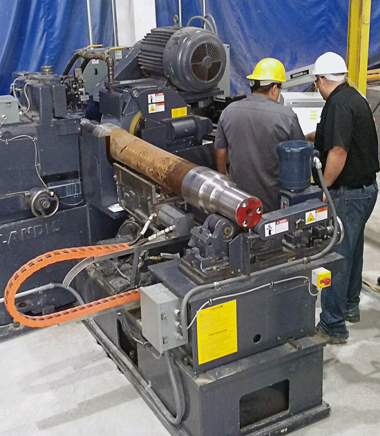 Les mises à niveau mécaniques et électriques étendues sur cette machine de rectification sans centre de Landis comprennent un nouveau système CNC Flexium de NUM.