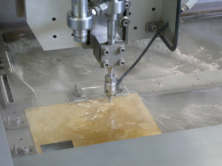 WOMAJET® / microWATERJET© at work.