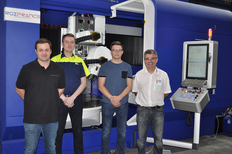 Da sinistra a destra: Jérome Ricordeau, ingegnere commerciale di RGI France; Krzysztof Fokow, tecnico di manutenzione Michelin; Nicolas Boët, responsabile del progetto Michelin; Gilles Gouraud, ingegnere commerciale di NUM France.