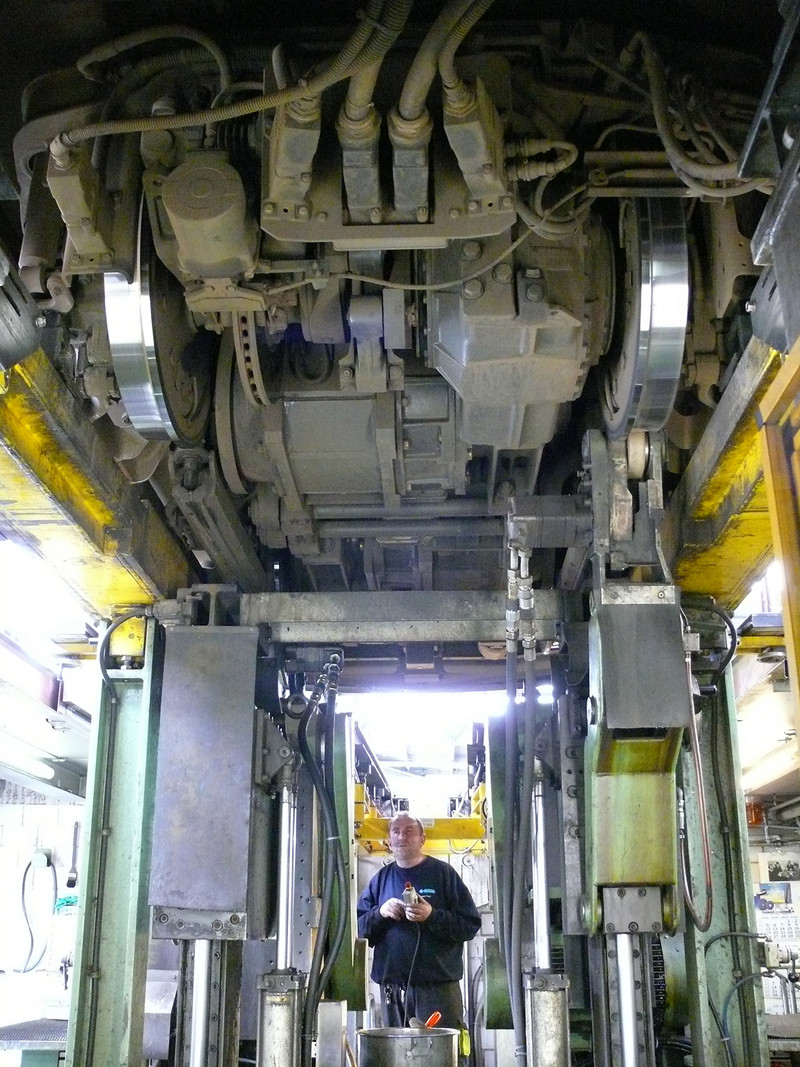 Tram on the bogie of the machine. Tram on the bogie of the machine.